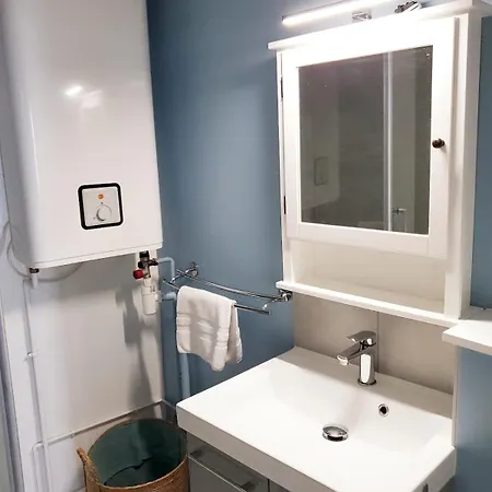 Market 44m2 - 1 - Pres Du Marche La Rochelle (Charente-Maritime)